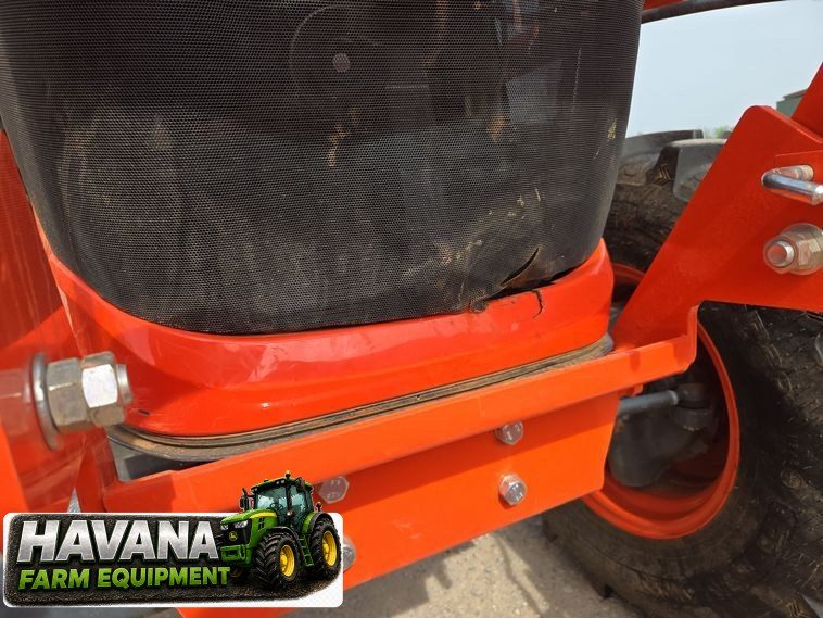 2020 Kubota M6060 photo 17