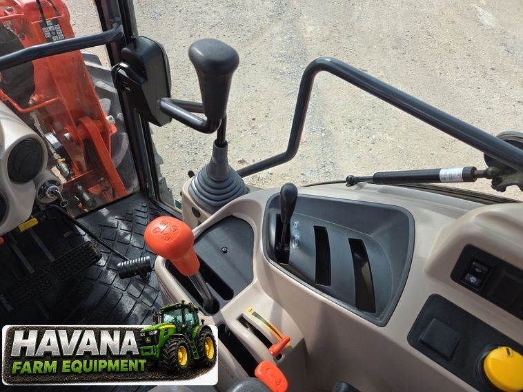 2020 Kubota M6060 photo 36