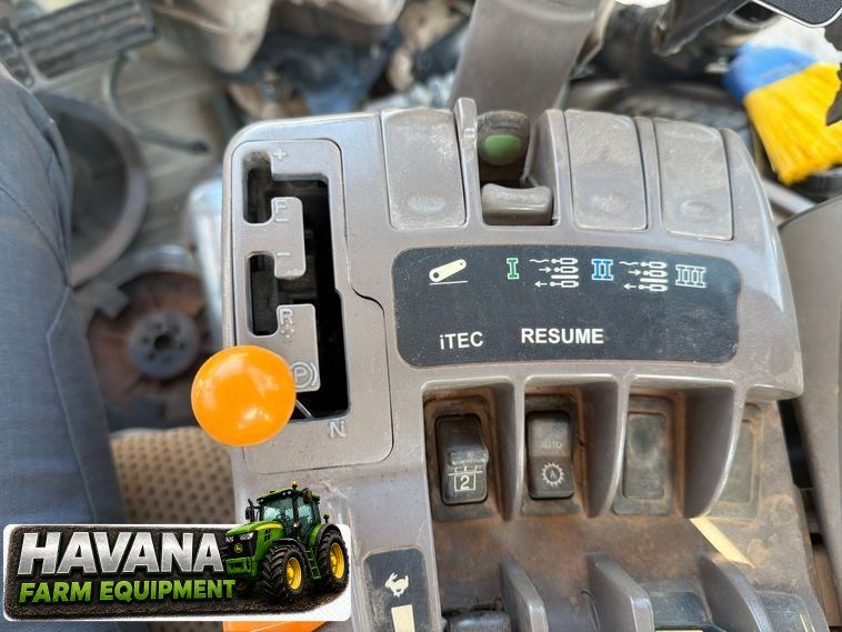 2013 John Deere 8285R photo 28